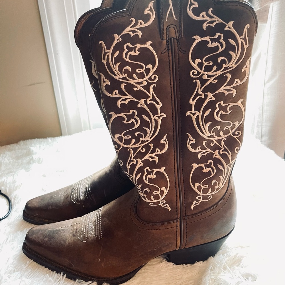 Twisted X Brown Leather Western Cowboy Boots with Cream Embroidery